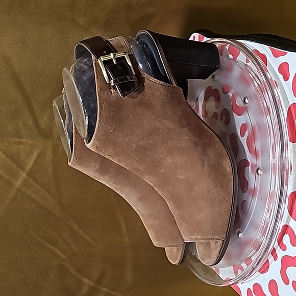 A Rockport Total Motion Trixie Perf Shootie bootie sandal heels suede tan brown - Picture 3 of 10